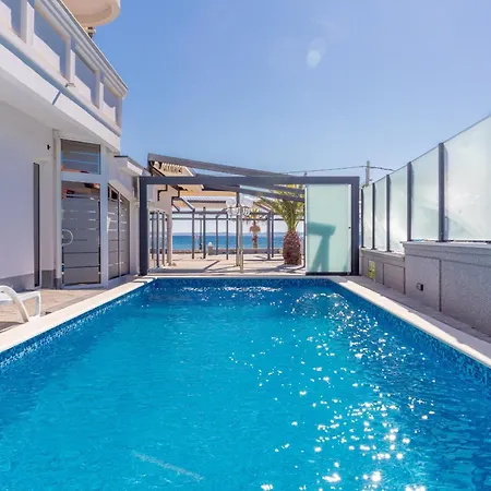 Paradiso, No 7 * Vir