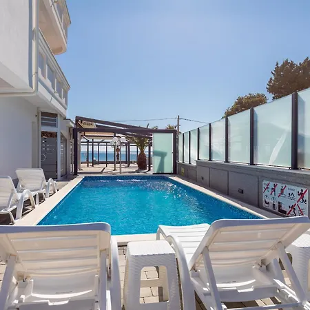 Paradiso, No 7 *