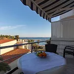 Paradiso, No 7 Apartment