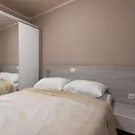 Apartment Paradiso, No 7 *