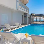 Paradiso, No 7 * Vir