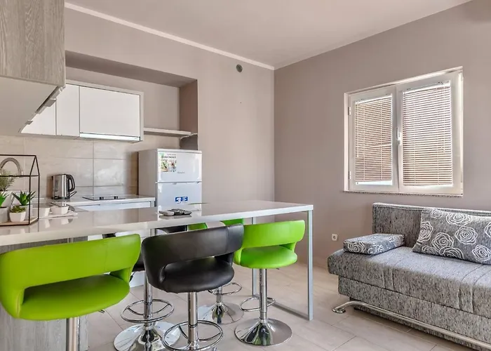 Paradiso, No 7 Apartman Vir