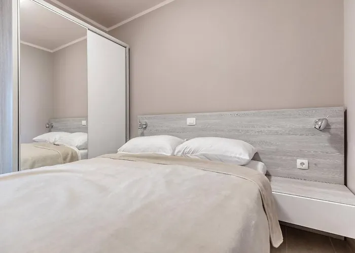 Paradiso, No 7 Apartman