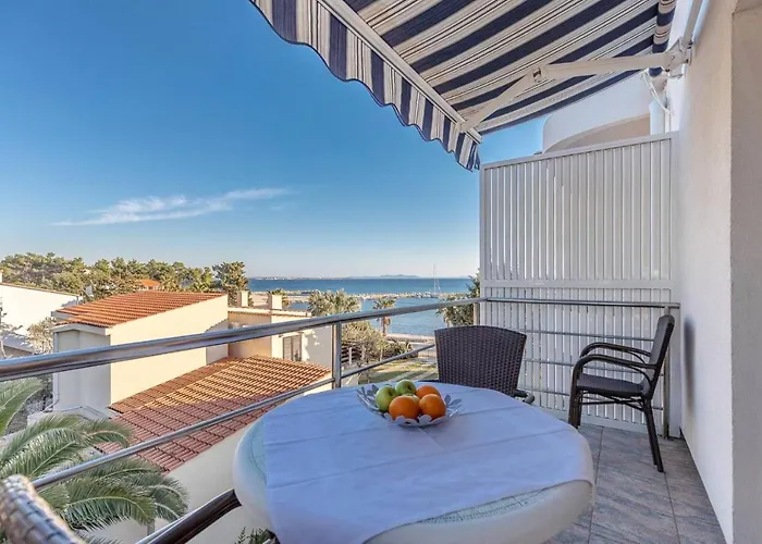 Paradiso, No 7 Apartman